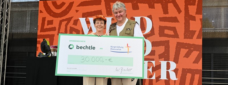 Scheckübergabe Bechtle